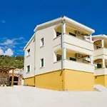 Apartment Lucija1897 Starigrad Paklenica